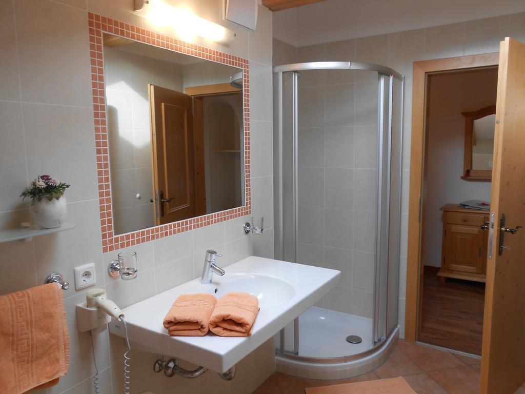 Toerggelehof Apartment Lagundo Room photo