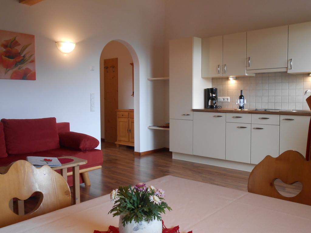 Toerggelehof Apartment Lagundo Room photo